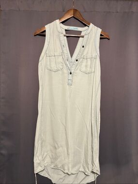 Maurice’s size small Sleeveless Henley Tunic Dress in Light Chambray